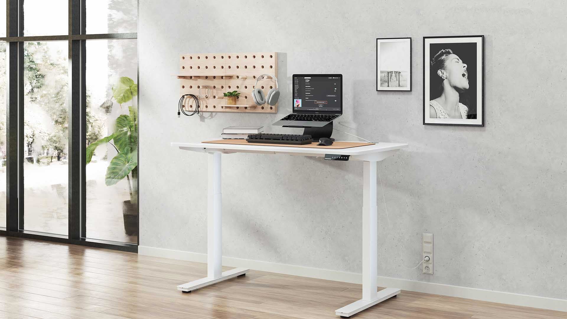 Why choose a height-adjustable desk from Standic?
